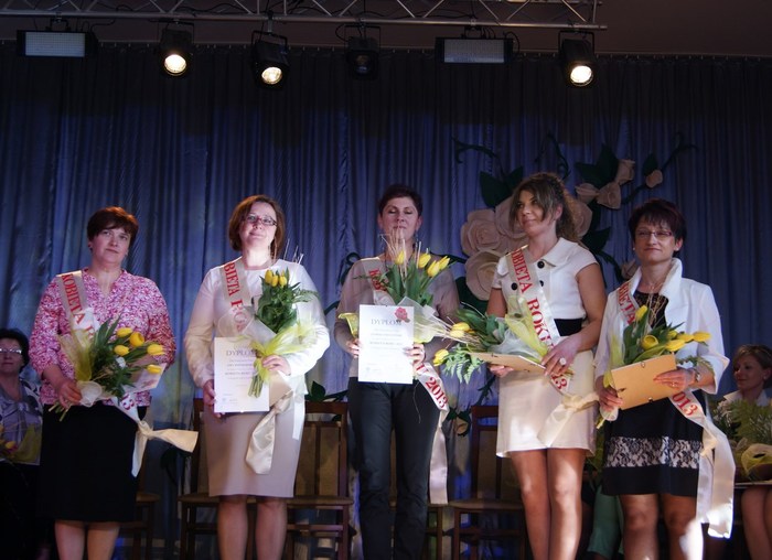  Kobiety Roku - 2013 w Gminie Wiśniew, druga od lewej Ewa Wiśniewska / w sektorze publicznym /, zdj. UG Wiśniew