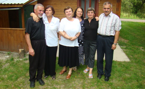 Od lewej: Tadeusz, Zosia, Alinka, Jasia, Tereska i Romek, Woroniec - 2007 